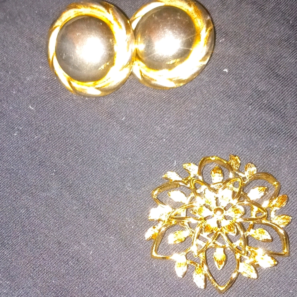 Vintage costume jewlery